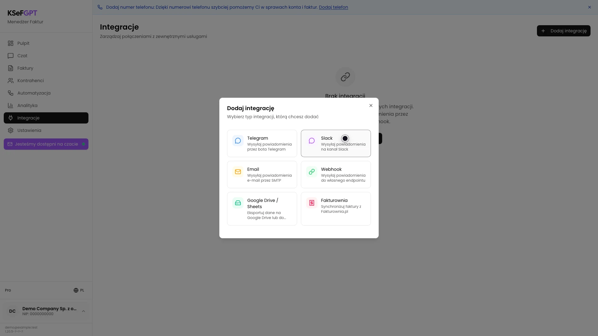 Okno Dodaj integrację z widoczną kartą Slack
